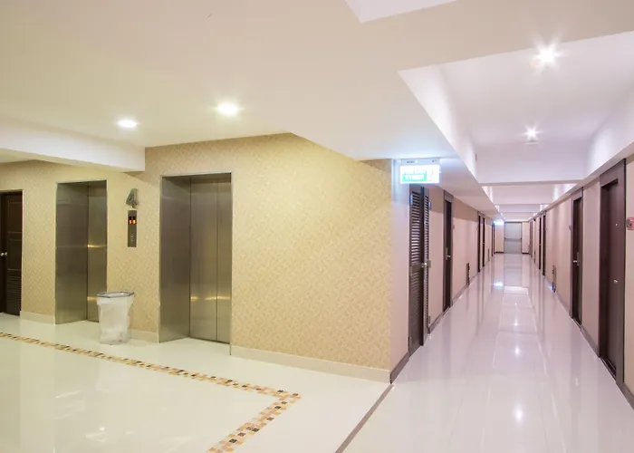 Chateau De Sukhumvit Aparthotel