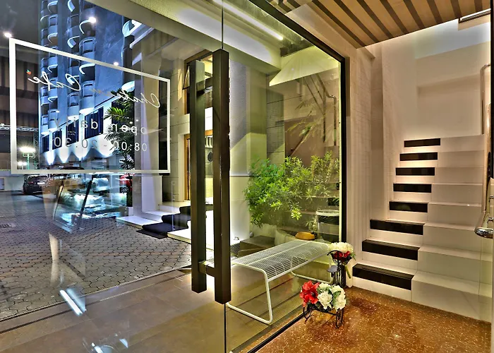 Chateau De Sukhumvit Aparthotel