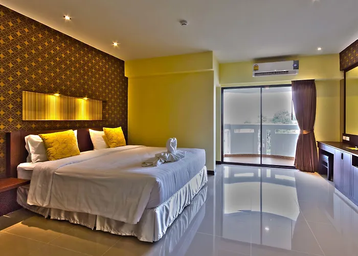 Chateau De Sukhumvit 3*